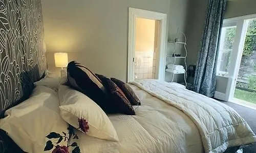 *** Guest house Pomeroys On Kilmore Christchurch New Zealand